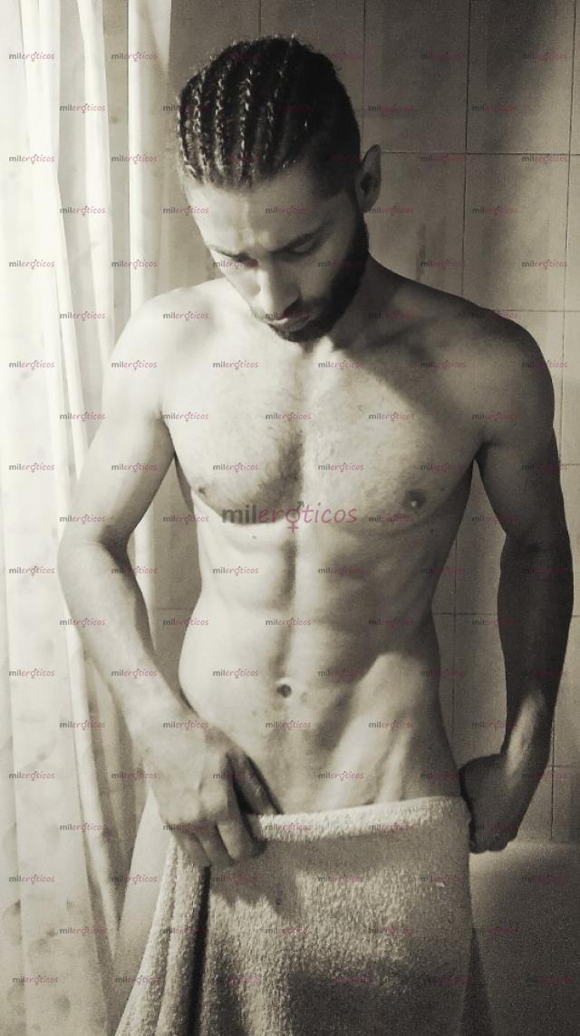 Fotos de Gigolo escort chico de compañía. Pasarás un rato muy agradable y divertido.