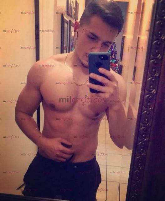 Fotos de Encuentra me y disfruta vive tu fantasías Alexander chico sexy de mente abierta