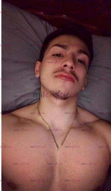 Fotos de Encuentra me y disfruta vive tu fantasías Alexander chico sexy de mente abierta