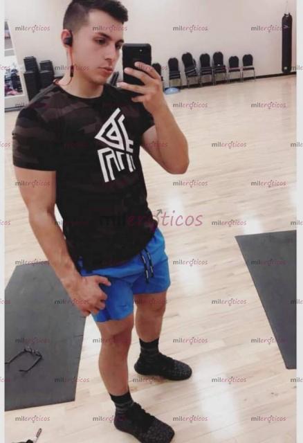 Fotos de Encuentra me y disfruta vive tu fantasías Alexander chico sexy de mente abierta
