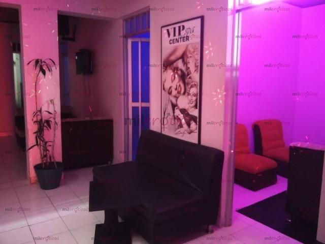 Fotos de Abrimos desde las 10am, varias chicas disponibles.