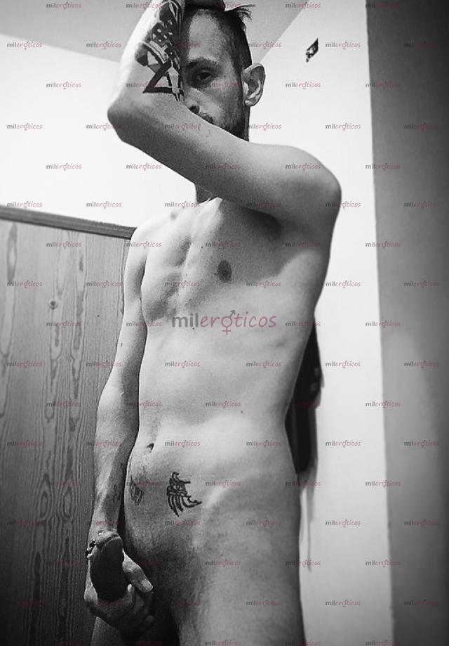 Fotos de Nick 19 cmm Bell ragazzo 26 anni Diavolino in leto