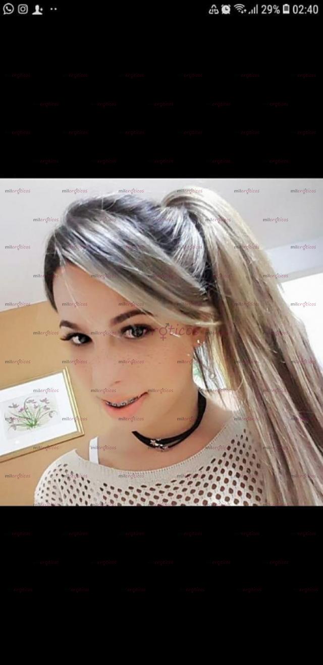 Fotos de Brasileira primeira vez na cidade feminina educada e muito safada