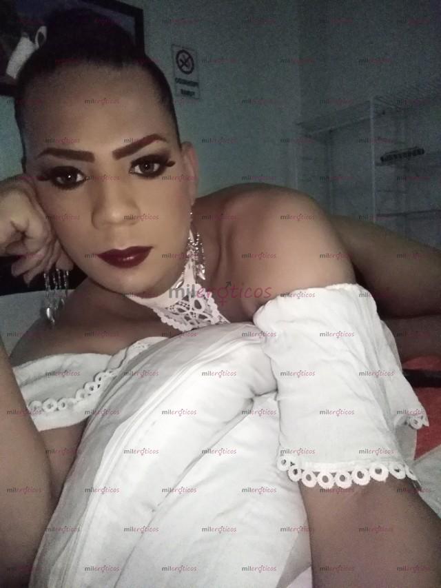 FOTOS DE TOTALMENTE COMPLACIENTE ARDIENTE CHICA DE FUEGO SEDIENTA DE SEXO