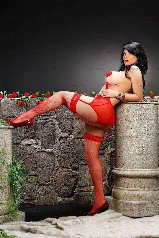 Fotos de Novedad, impresionante trans súper morbosa pollona y lechera, cuerpo de película