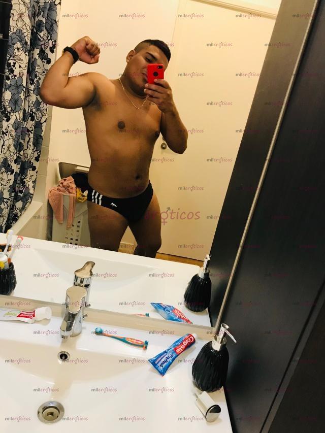 Fotos de Latino recién llegado full arrecho esperando por ti