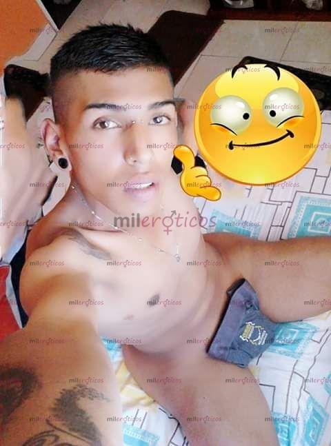 Fotos de Moreno joven arrecho sin sitio solo hotel o domicilio