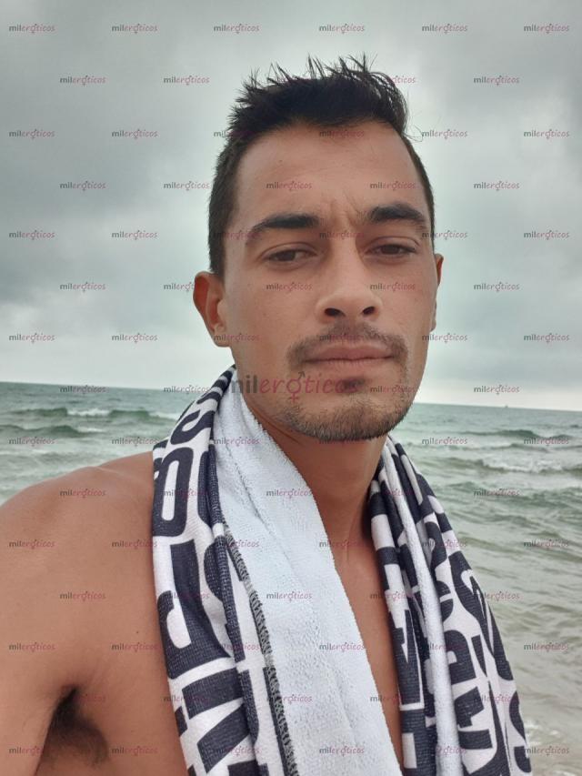 Fotos de Moreno joven , seductor , encantador y con ganas de todo..