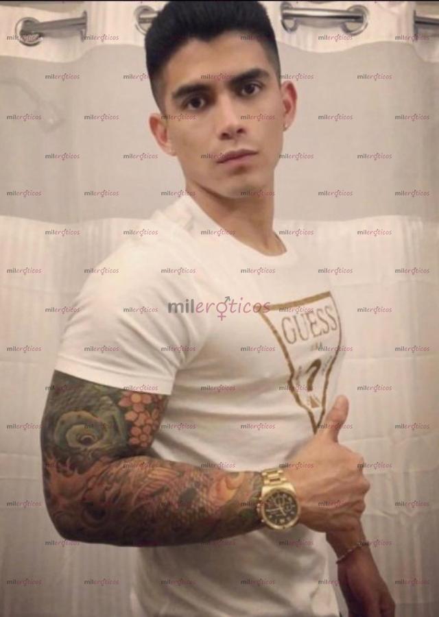 Fotos de Chico versátil dispuesto a complacerte una experiencia sexo que deberías vivir