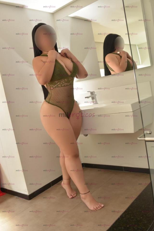 FOTOS DE HERMOSA PELINEGRA BLANCA CON CURVAS DE INFARTO WEBCAM