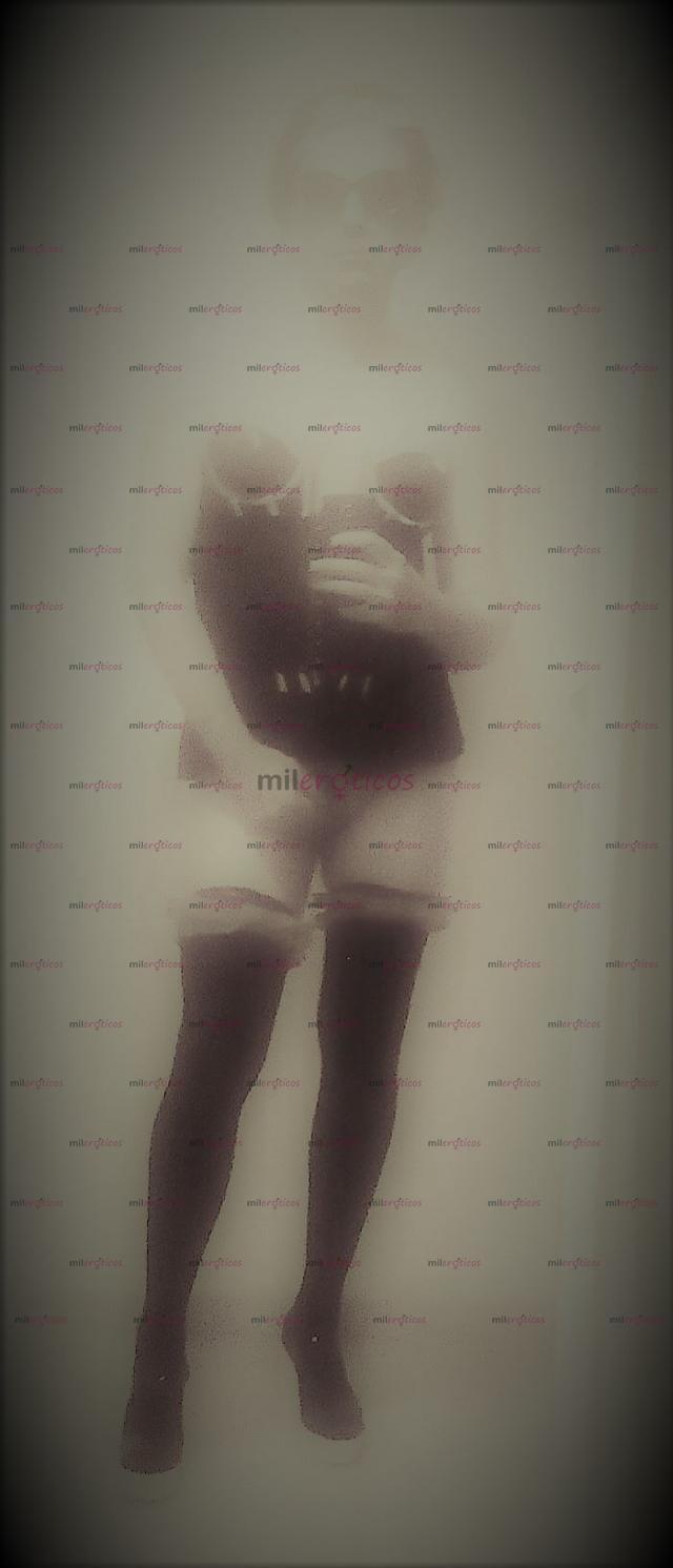 Fotos de Ama crossdresser (transformista) a sumisos y parejas