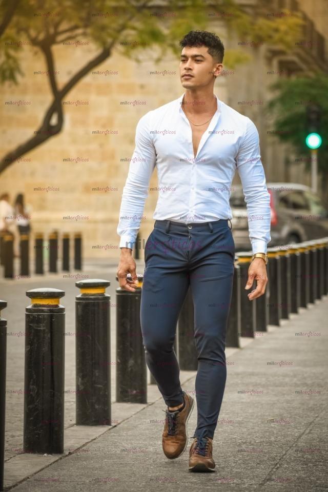Fotos de Marlon macho fogoso,caliente cumplidor de fantasías