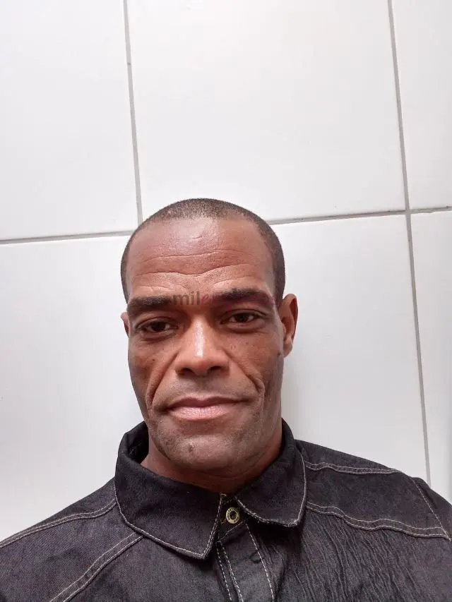 Procuro coroas solteiras que gostem de fzr aquele sexo bem gostoso tesudo delicioso adr mulheres mais maduras amo de paixao adr chupar lamber mamar fa...