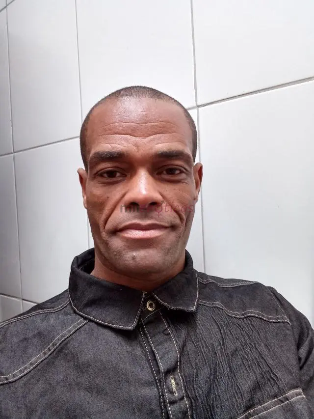 Procuro coroas solteiras que gostem de fzr aquele sexo bem gostoso tesudo delicioso adr mulheres mais maduras amo de paixao adr chupar lamber mamar fa...