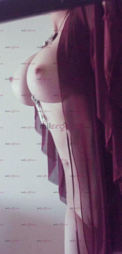 FOTOS DE MIS LABIOS, MI CUERPO Y TODA LA PASIÓN SE DESBORDA AL CUMPLIR TUS DESEOS PAPI...