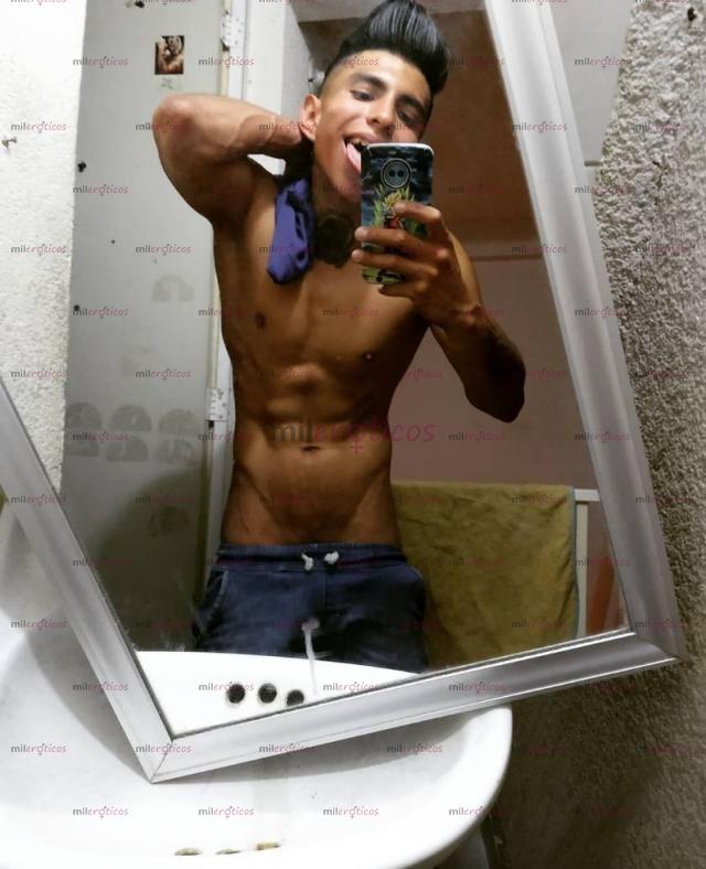 FOTOS DE CHAVITO FITTNES CON VERGA DE 22 CM. SUPER CALIENTE Y COMPLACIENTE. CON LUGAR.