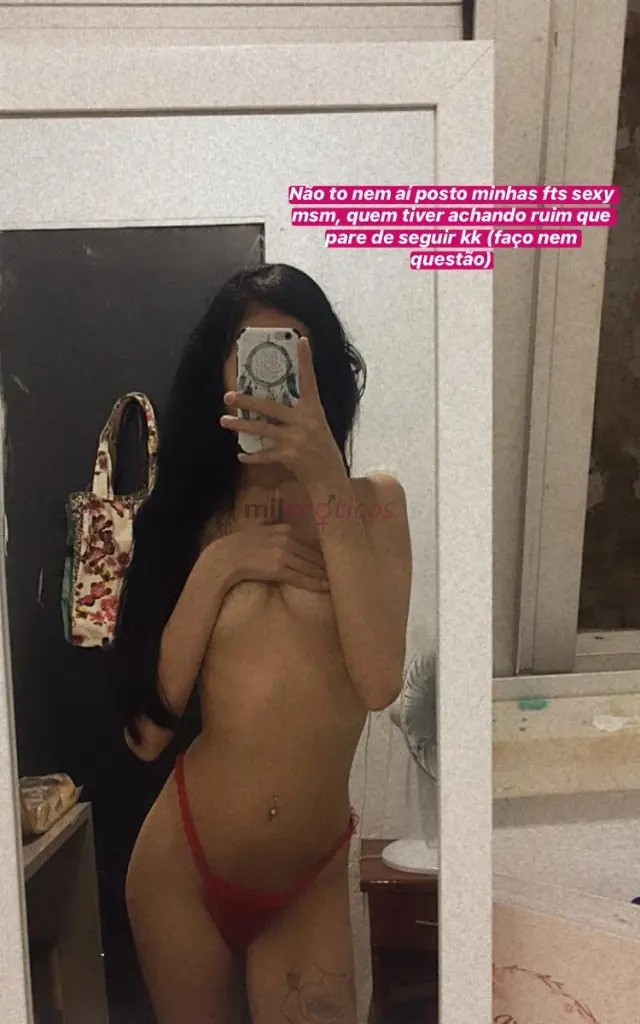 Fotos de Massagem e submissão, gozo no rosto e na boca, magrinha