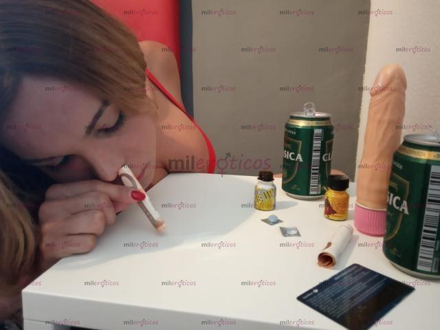 Fotos de Fiestera y cañera pasiva o acitva completa rubia bella real