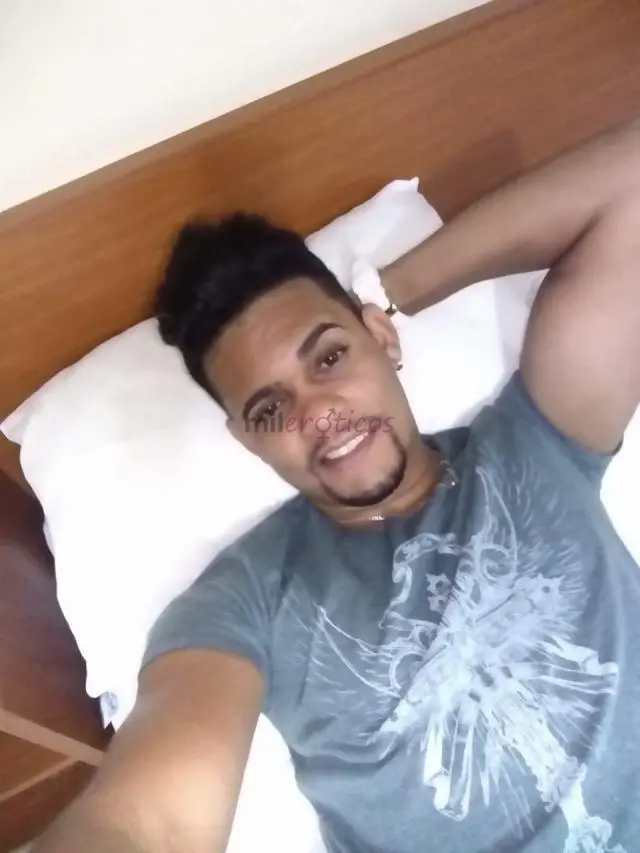 Seu goiano safadnhenhopara voce que procura um acompanhante de qualidade 100 discreto experiente com iniciantes totalmente sem frescuras e com uma peg...