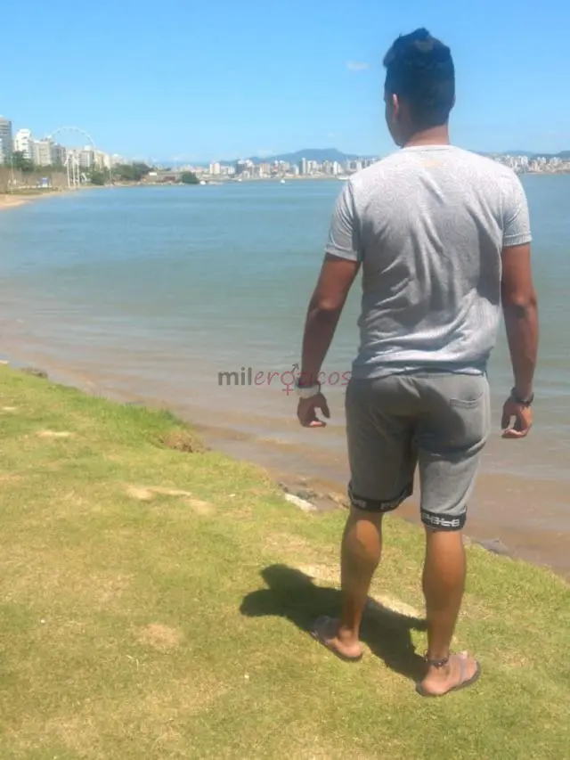 Seu goiano safadnhenhopara voce que procura um acompanhante de qualidade 100 discreto experiente com iniciantes totalmente sem frescuras e com uma peg...