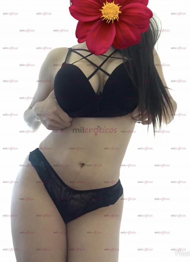 FOTOS DE AUTENTICA SOY VICTORIA TE BAILO RICO PAPI GÓZAME