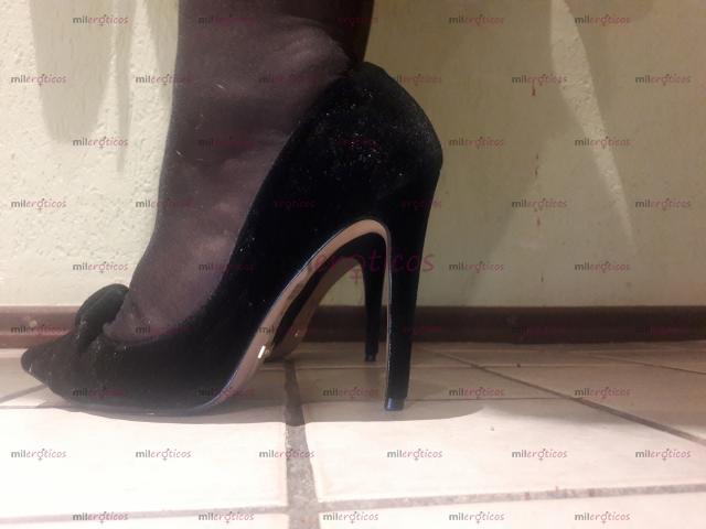 Fotos de Dominadora severa, Praticas : Crossdresser Sissy, Inversão, Humilhação Local