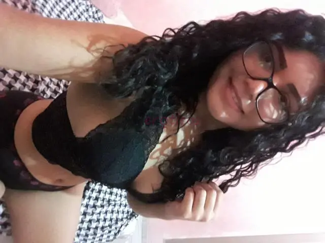 Ola meu amores mim paula venha fazer chamada de vdieo gostosa comigo eu peladinha mim masturbando coloco no cuzinho tambem 50 reais 15 minutos bb vend...