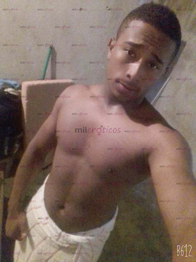 Fotos de Hola me llamo carlos negro acuerpado full arrecho de verga grande20cm disponible