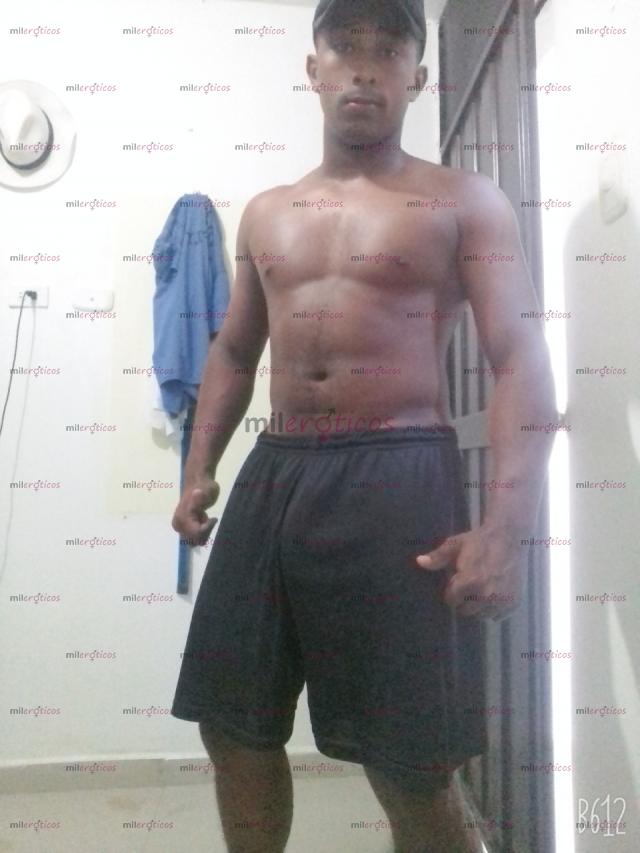 Fotos de Hola soy carlos negro demasiado vergon acuerpado dominante muy arrecho y lechero