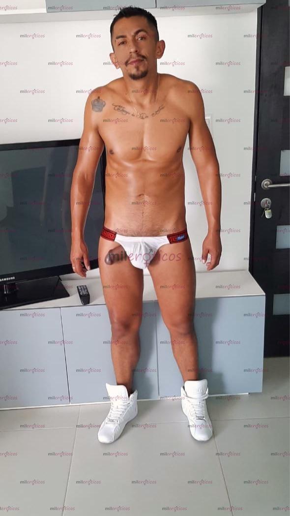 Fotos de Andrés macho colombiano muy arrecho y complaciente