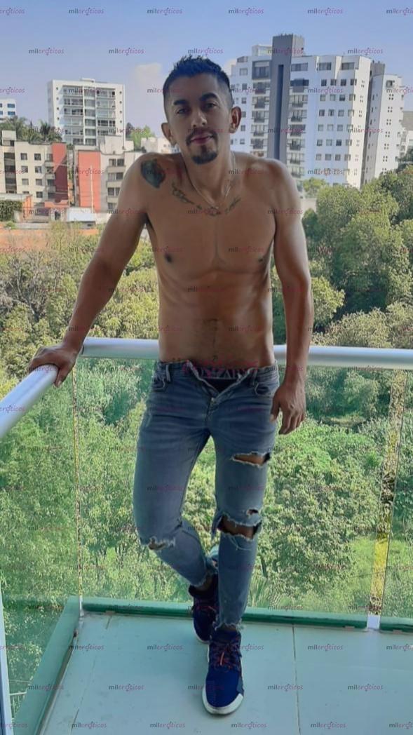 Fotos de Andrés macho colombiano muy arrecho y complaciente