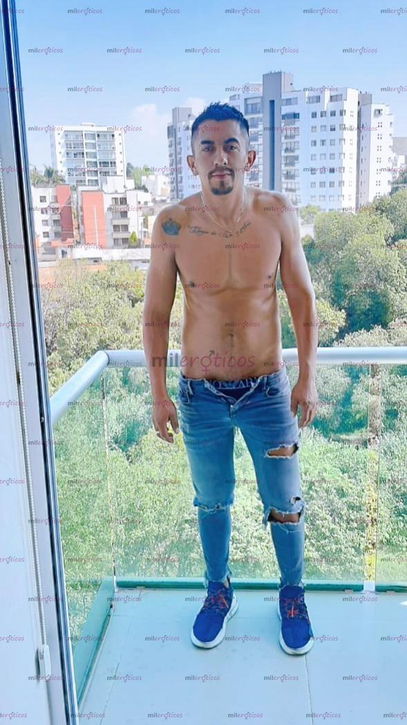 Fotos de Andrés macho colombiano muy arrecho y complaciente
