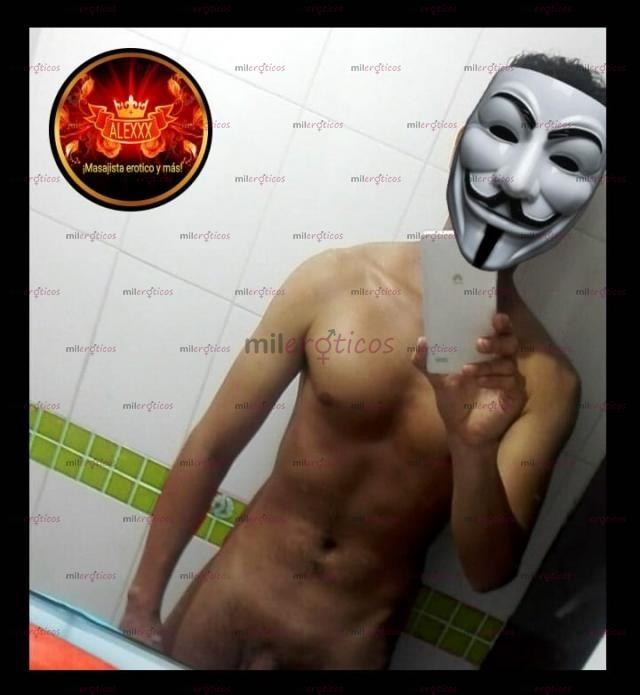 Fotos de TIENE LA FANTASÍAA DE OBSERVAR A SU MUJER FOLLANDO CON OTRO HOMBREE??