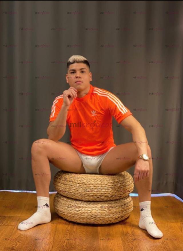 Fotos de Latino Cachondo Lechero Dominante para tus fantasías