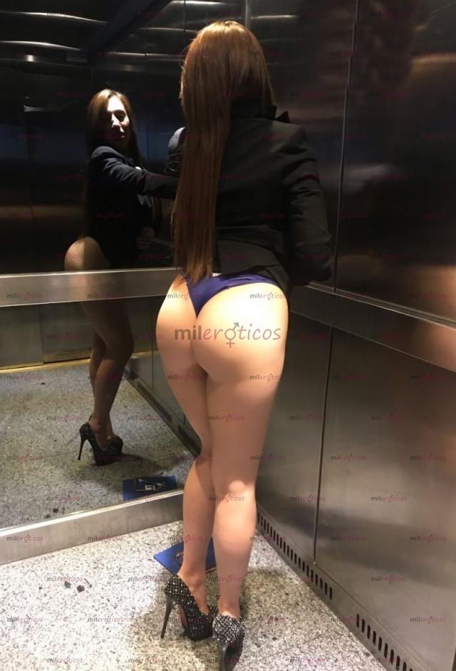 FOTOS DE PIERNUDITA SENSUAL Y BONITA LLAMA. PAPI Y TENGO RICAS PROMOS