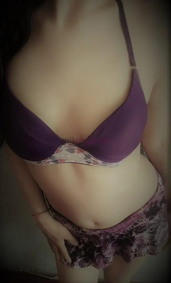 Kamila soy la misma de las imagenes esperando coincidir contigo en total privacidad y discrecion llamame y ven a disfrutarme sin interrupciones soy in...