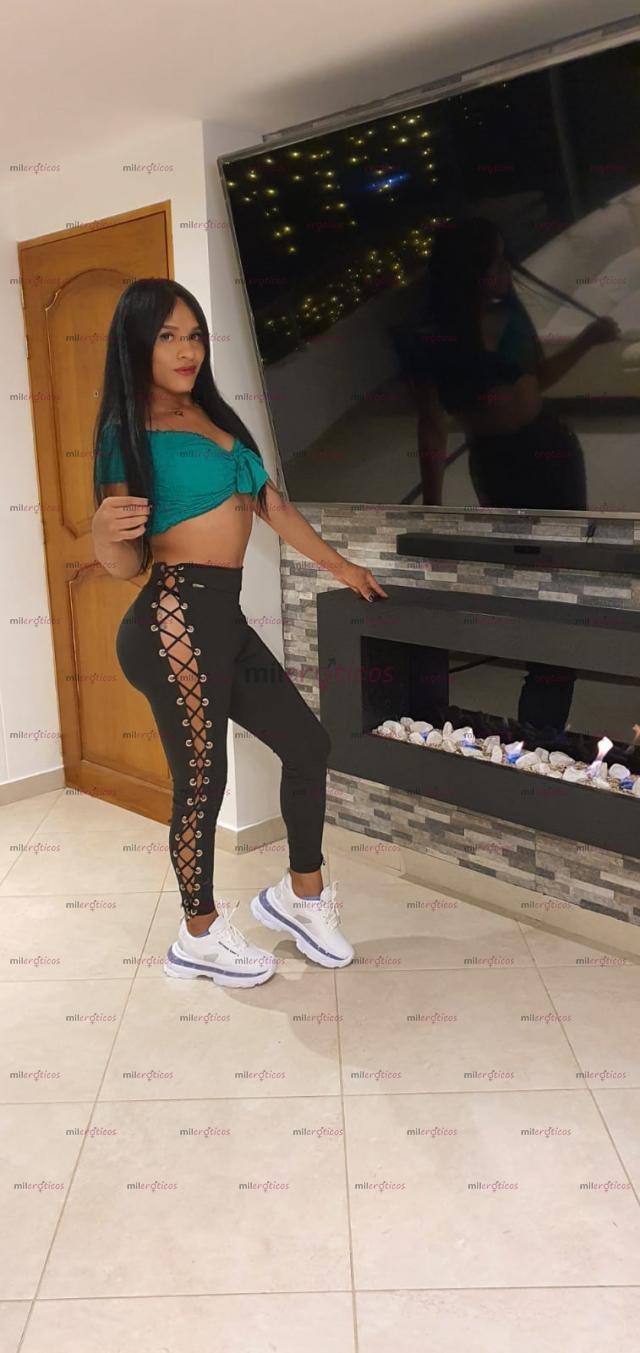 FOTOS DE DANIELA COMPLACIENTE PAISITA CON SITIO TOTAL MENTE REAL