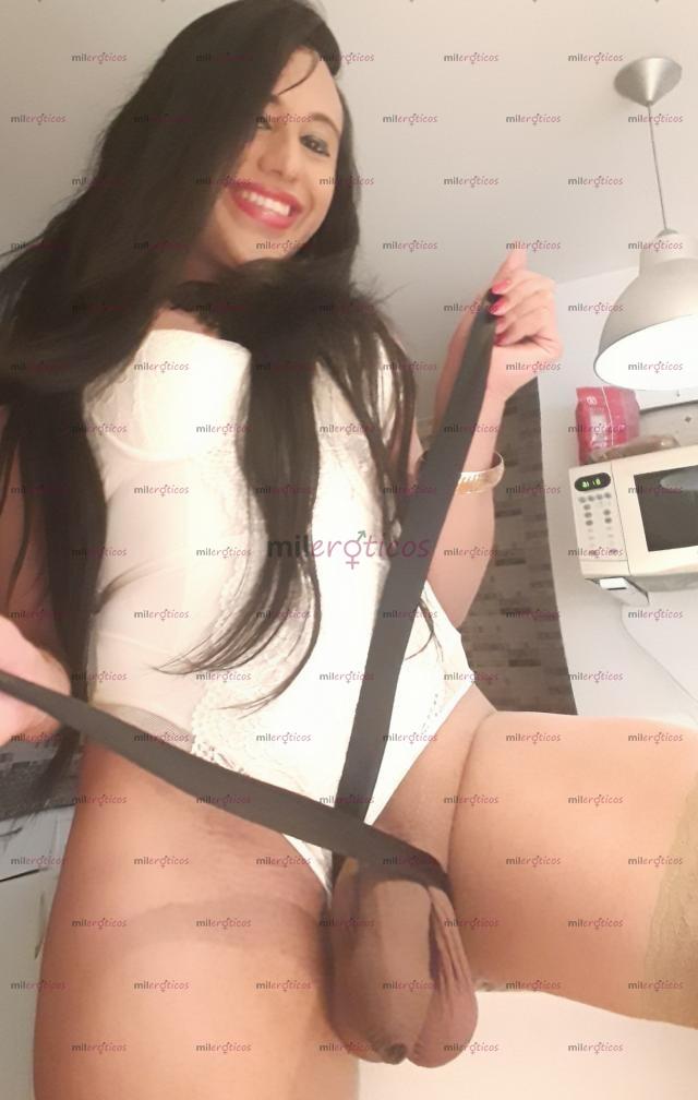 Fotos de Ninhatinha con masaje secreta a hombres discretos