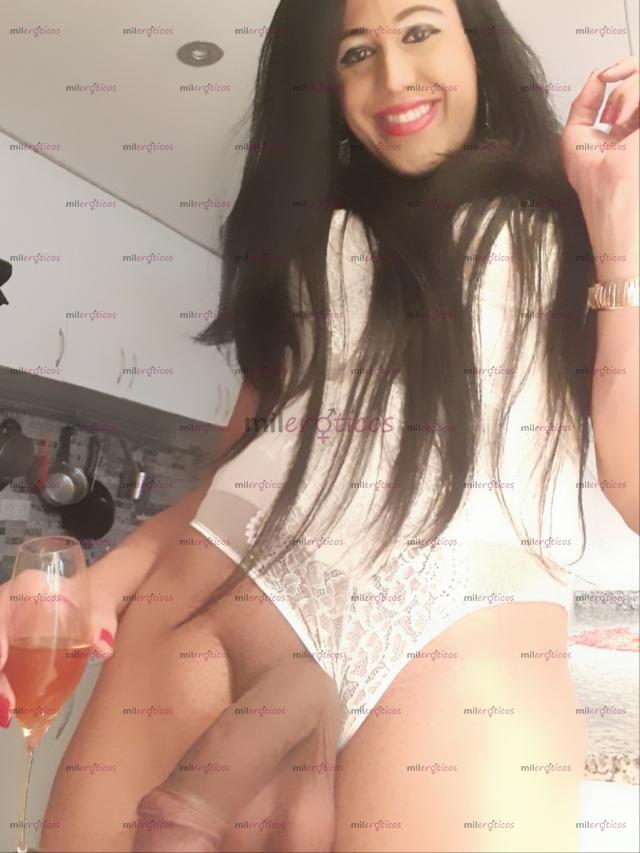 Fotos de Ninhatinha con masaje secreta a hombres discretos