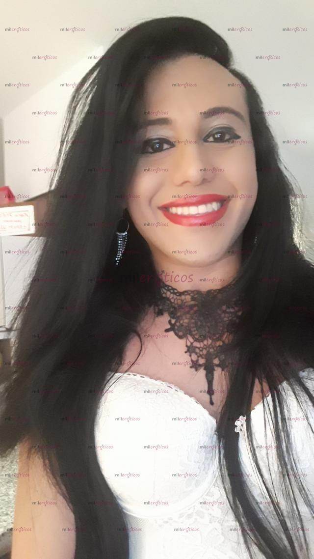 Fotos de Ninhatinha con masaje secreta a hombres discretos