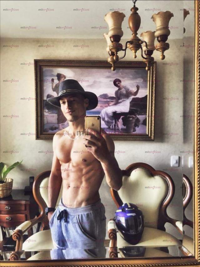 FOTOS DE FLOKY MASAJISTA DISPUESTO REALMENTE A SATISFACERTE