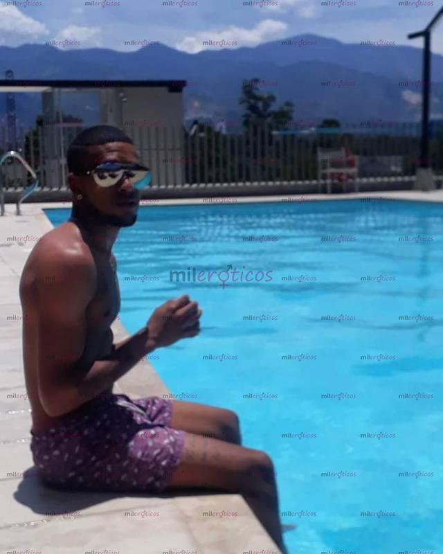 Fotos de EL QUE NO COME NEGRO NO VA AL CIELO RECIÉN LLEGADO CON APARTAMENTO PRIVADO