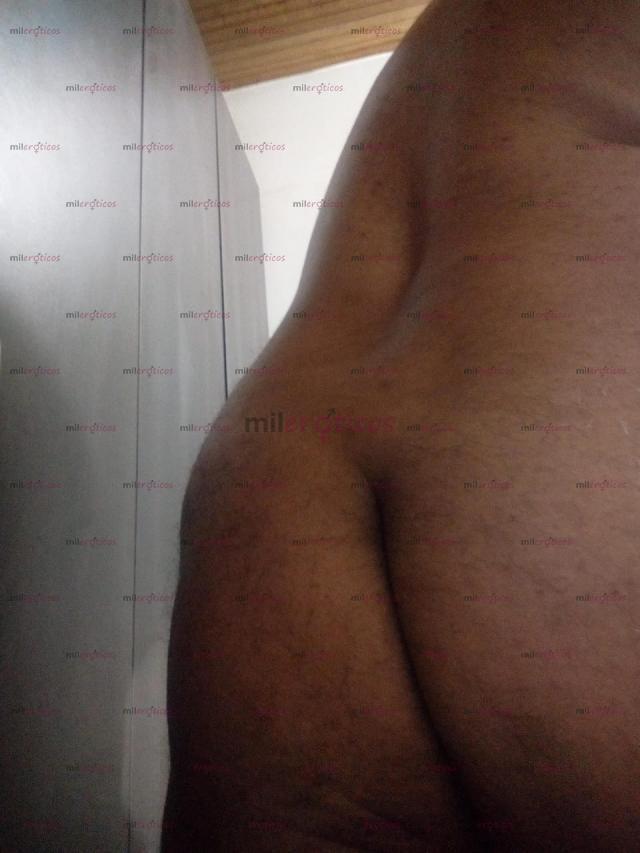 Fotos de CAMILO MADURO ME GUSTA VERTE GEMIR ESCRIBEME SOLO PARA TI