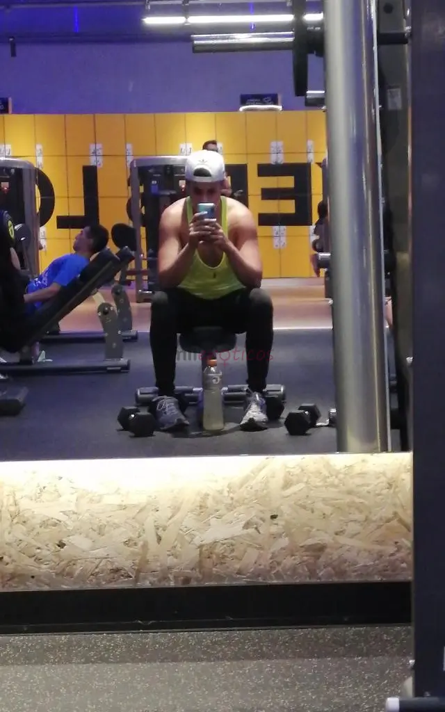 Disponibilidad tiempo completoholasoy felipe tengo 22 anoslampino delgado rico buen picocuento con departamento tambien me desplazo a moteles o domici...