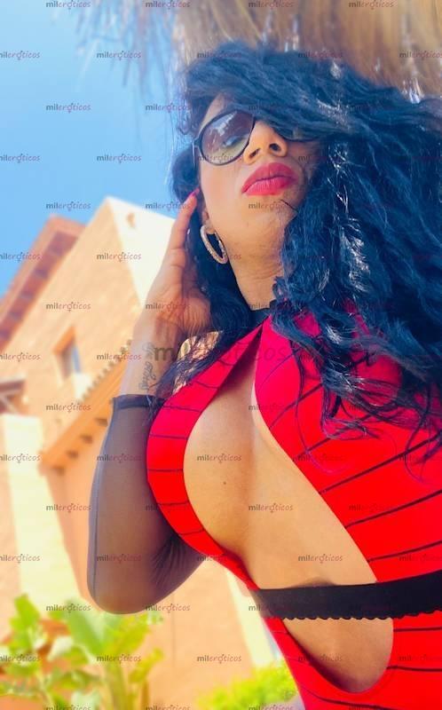 Fotos de Trans dominante de lujo con enorme dotación. Soy super lechera y morbosa.