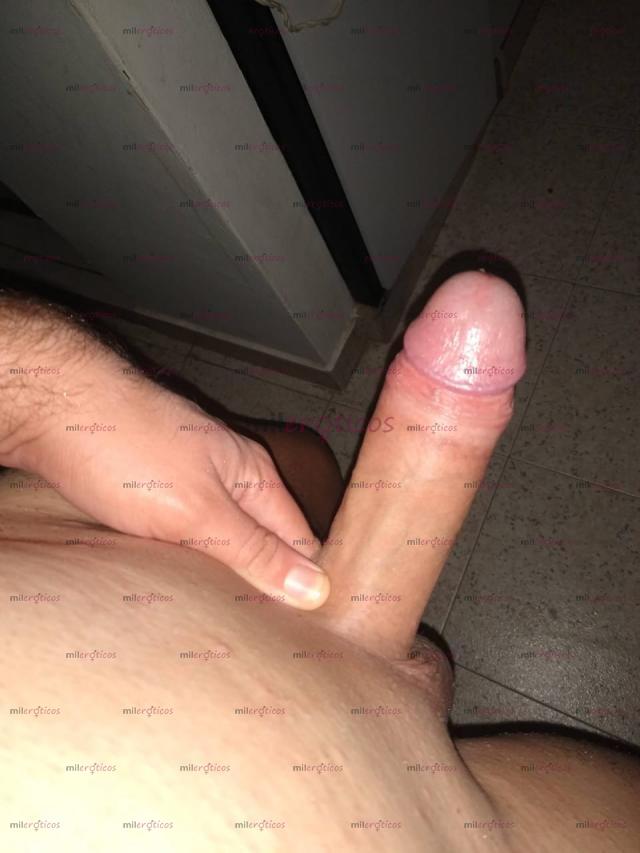 FOTOS DE POLLO CARGADO DE LECHE A PUNTO DE ESTALLAR POLLO VERGÓN PARA TALADRAR TU CULO