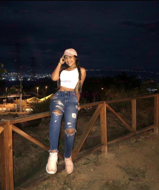 Fotos de Carol linda, liberal e super exótica para exigente