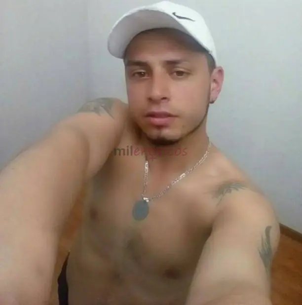 Soy hetero totalmente activo dispuesto a complacerte con mi rica y gruesa verga dejando q la chupes y te la claves en las poses q quieras ubicame y la...