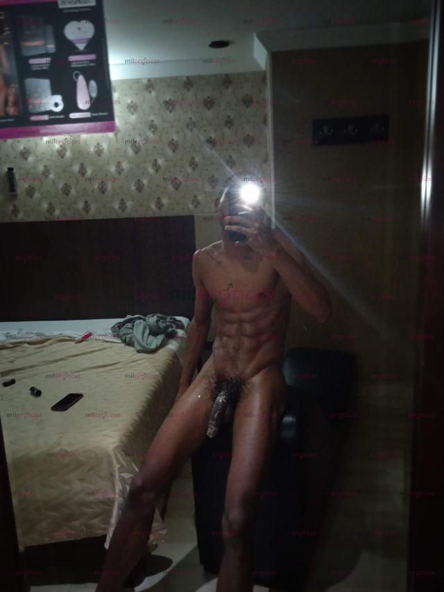 FOTOS DE JEREMY ESCORT MORENO DOTADO DOMINANTE LECHERO DISPONIBLE YA