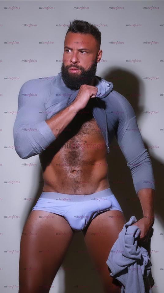 FOTOS DE 23CM GRUESO MACHO DOMINANTE. 184 DECESTATURA